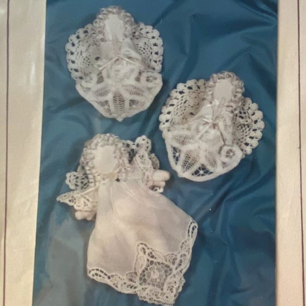 Hickory Stick and Co H121 Linen Angels Pattern 3"-6" Uncut Vintage Lace Hankie